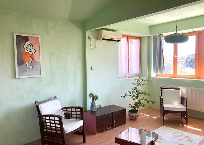 Artists Apartament *